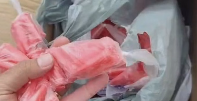 Motociclista de app é preso com mais de 1.400 porções de cocaína, crack e ecstasy na BR-381, em Sabar&aacute;