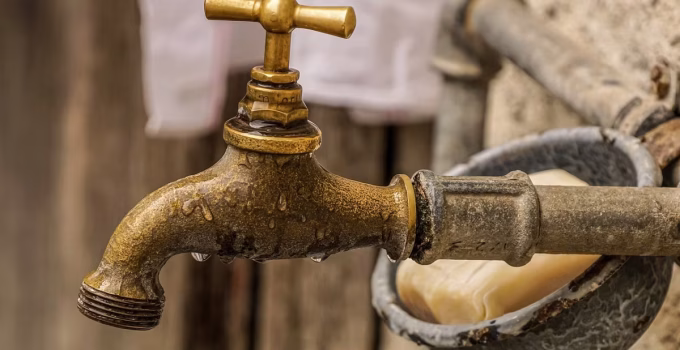 Falta de água em bairros de Contagem, Esmeraldas e Ribeirão das Neves nesta quinta-feira (18/2)