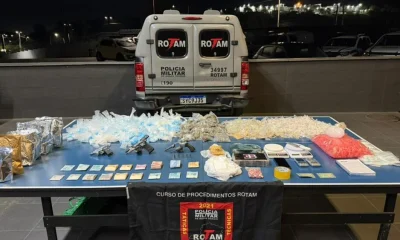 Operação da PM desarticula ponto de tráfico em Ribeirão das Neves e apreende R$ 16 mil e drogas