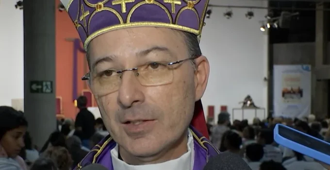 Dom Evandro Lança Campanha da Fraternidade 2026 em BH com Foco na Crise Habitacional e Reflexão Quaresmal