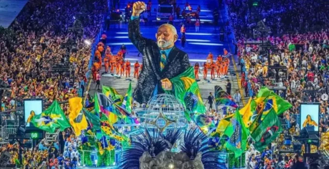 Aliados de Lula minimizam rebaixamento de escola de samba que o homenageou