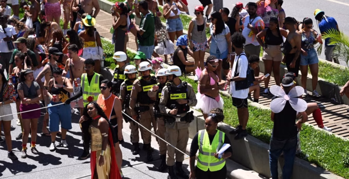Carnaval em MG: Furtos de celular despencam 65%, mas importunação sexual sobe 33%