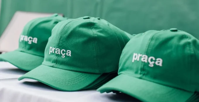 Jovens de BH lançam app 'Praça' para combater solidão digital e incentivar encontros presenciais