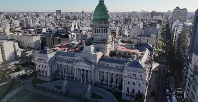 Câmara Argentina aprova reforma trabalhista de Milei em votação acirrada