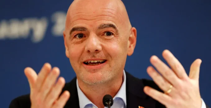 Presidente da Fifa parabeniza o Flamengo pela Libertadores e já projeta o Mundial de Clubes de 2029