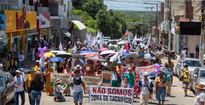 Lítio em Minas: Riqueza para Mineradoras, Prejuízo para o Jequitinhonha e seus Moradores