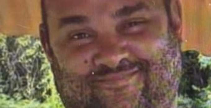 Violência Choca Esmeraldas: Homem Ataca Ex com Motosserra e Martelo Após Quebrar Medida Protetiva