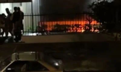 Carro explode e pega fogo em garagem de prédio no bairro Graça, em BH; moradores são evacuados