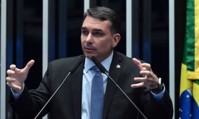 Justiça do DF suspende exclusão de post de Flávio Bolsonaro sobre PT