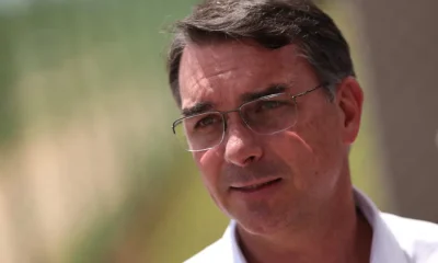 Justiça derruba suspensão de post de Flávio Bolsonaro sobre "Partidos dos Traficantes"