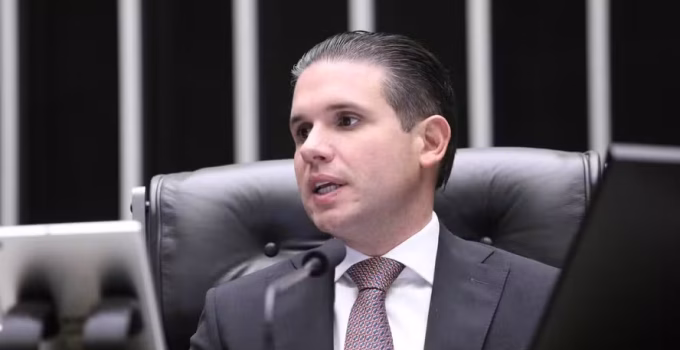 Hugo Motta Define Prazo para Escolha de Relator da PEC do Fim da Jornada 6x1