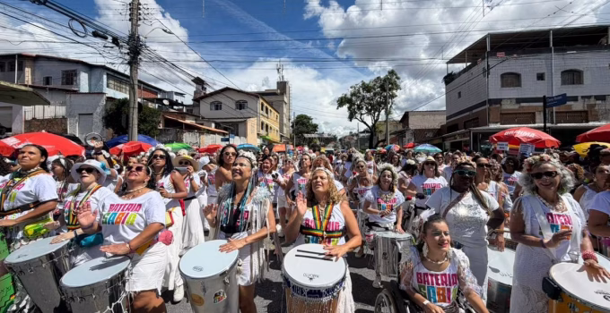 Bateria 100% Feminina Sabiá Estreia no Filhas de Clara e Emociona Foliões em BH