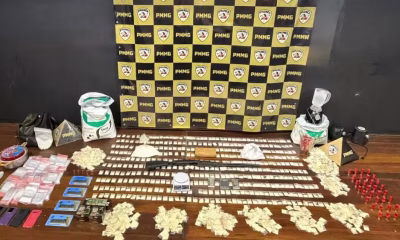Denúncia leva PM a desmantelar laboratório de cocaína e apreender rifle em Patrocínio, MG