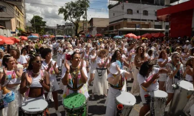 Filhas de Clara encerra Carnaval de BH com desfile vibrante e homenagens a ícone do samba