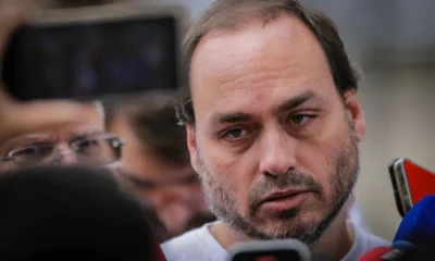 Carlos Bolsonaro acusa PL de organizar ataques contra irmãos; guerra interna se intensifica