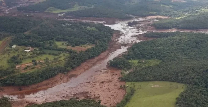 Justiça Federal de MG inicia audiências criminais do desastre de Brumadinho com 17 réus e previsão até 2027