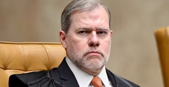 Fachin arquiva questionamento sobre suspeição de Toffoli no caso Master