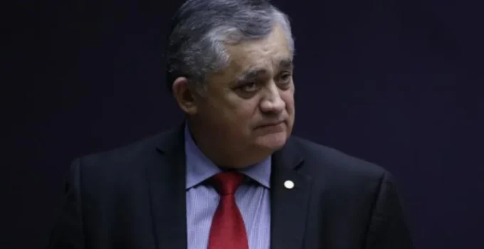 Governo Lula mantém urgência do PL Antiflacção e descarta retirada do projeto da pauta da Câmara