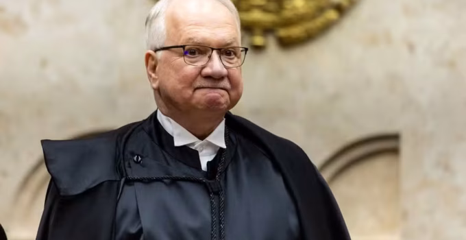 Fachin ouve de Congresso e Executivo dificuldades para cortar supersalários