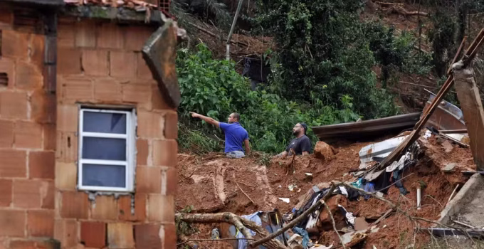 Zema contesta cortes em verbas para defesa civil e detalha investimentos em infraestrutura hídrica e social em Minas