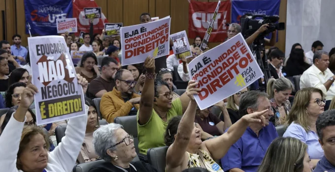 Sind-UTE/MG cobra reajuste salarial e secretário de Educação prevê anúncio em março