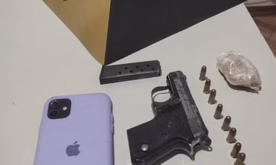 Mulher salta de moto em fuga e é presa com arma e crack em perseguição na Zona da Mata mineira