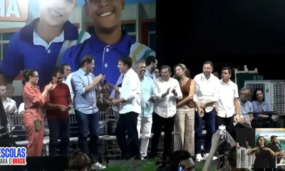 Camilo e Cid Gomes trocam elogios em evento, minimizando rumores de distanciamento
