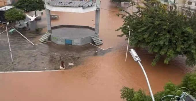 Espinosa em Alerta: Chuvas Intensas Provocam Inundações e Declaração de Emergência no Norte de Minas