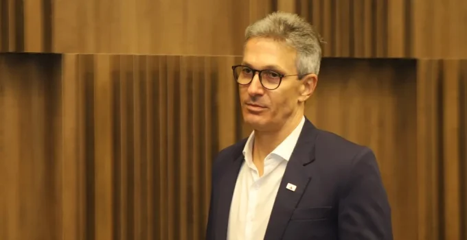 Zema Anuncia Recomposição Salarial de 5,4% para Servidores de Minas Gerais
