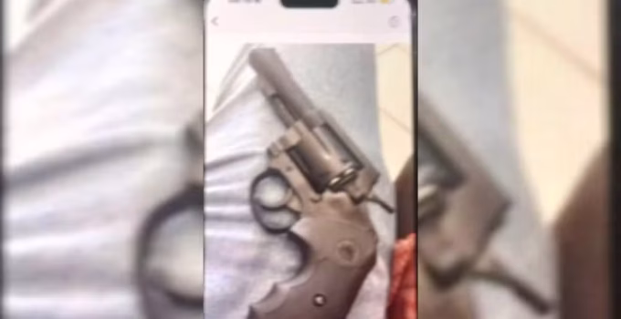 Homem é preso em Patos de Minas após ameaçar ex-namorada com foto de arma da internet