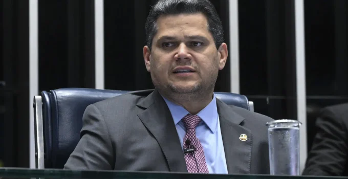 Alcolumbre rejeita anular quebra de sigilo de Lulinha e mantém decisão da CPMI do INSS