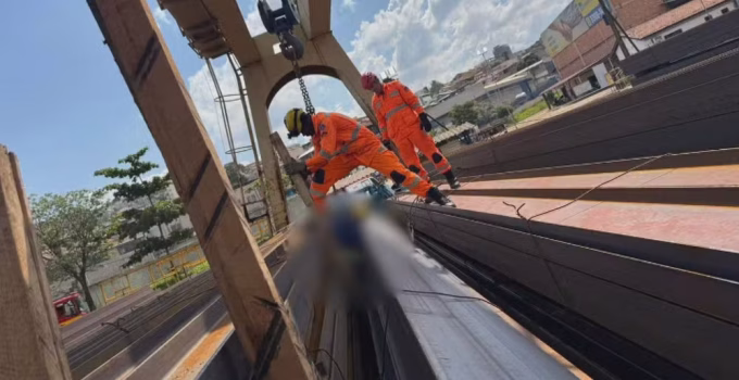 Operador logístico morre esmagado por vigas de quatro toneladas em siderúrgica da Gerdau em Contagem, na Grande BH