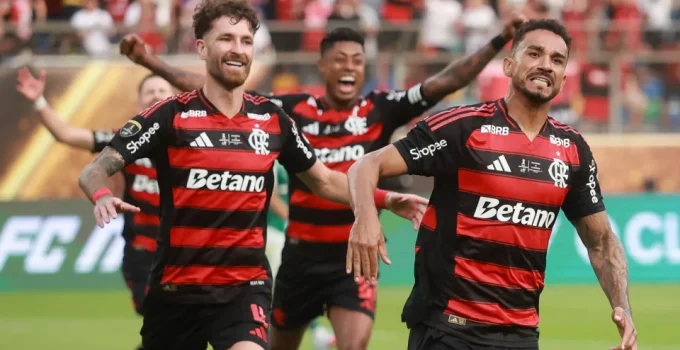 Danilo revela inspiração em lema do Flamengo para gol do título da Libertadores e superação de drama familiar