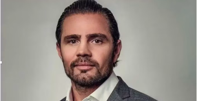 Mensagens mostram que banqueiro Daniel Vorcaro citou encontros com ministro Alexandre de Moraes