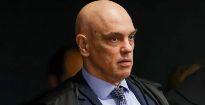 Moraes nega mensagens com Daniel Vorcaro e alega 'ilação mentirosa'