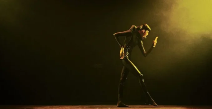 Thai de Melo Traz Monólogo Reflexivo "Como é que eu vim parar aqui?" a Belo Horizonte em Março