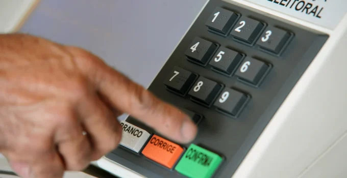 TSE inicia testes de segurança das urnas eletrônicas para 2026 com recorde de propostas