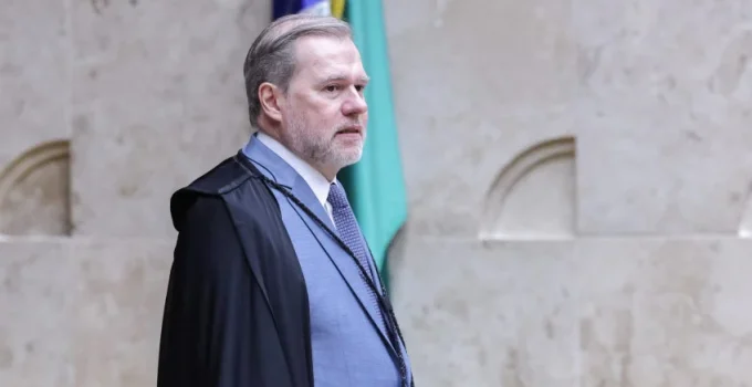 Toffoli se declara suspeito em ação que pede CPI do Banco Master no STF