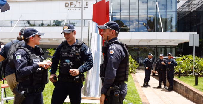 Médicos alertam para risco de morte de Bolsonaro após pneumonia grave