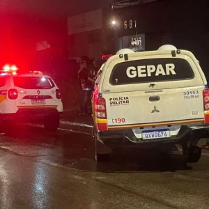 Homem morre e outro fica ferido após ataque a tiros em bar de Nova Lima, na Grande BH; vítimas tinham passagens pela polícia