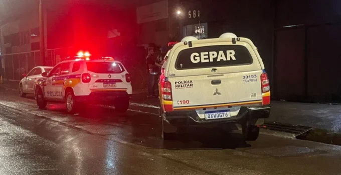 Homem morre e outro fica ferido após ataque a tiros em bar de Nova Lima, na Grande BH; vítimas tinham passagens pela polícia