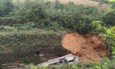 Trem descarrila após deslizamento de terra atingir linha férrea em Ibiá, no Alto Paranaíba