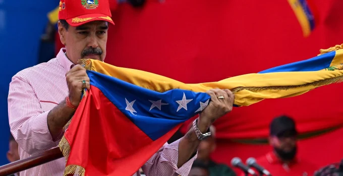 Trump Rejeita Pedidos de Maduro e Intensifica Pressão por Renúncia Após Ultimato, Diz Agência