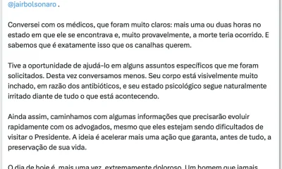 Carlos Bolsonaro relata que pai, Jair Bolsonaro, está "inchado e irritado" na UTI