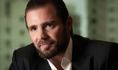 Celular de banqueiro na CPMI do INSS guarda vídeos íntimos e fotos de políticos