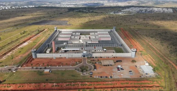 Comissão da Câmara pede reforço na segurança de ex-banqueiro preso em Brasília