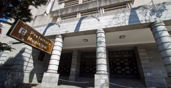 PBH adia projeto 'Regulariza BH' na Câmara; proposta pode injetar R$ 200 milhões anuais nos cofres municipais