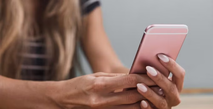 Homem que expôs nudes da ex por vingança é condenado em Minas Gerais; pena pode ser cumprida em comunidade