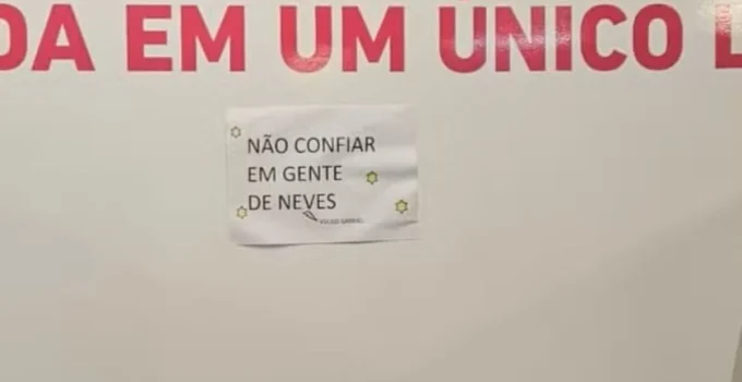 Servidor é demitido em Contagem após cartaz discriminatório contra moradores de Ribeirão das Neves
