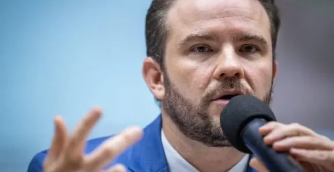 Dario Durigan assume Ministério da Fazenda em substituição a Haddad; saiba quem é o novo ministro